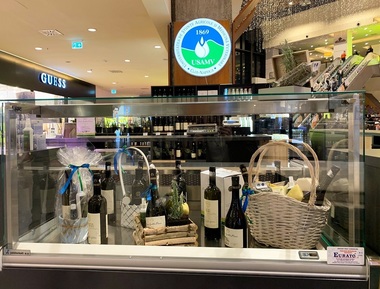 Universitatea de Ştiinţe Agricole şi Medicină Veterinară Cluj-Napoca a inaugurat în Iulius Mall un stand cu produse din producţia proprie 