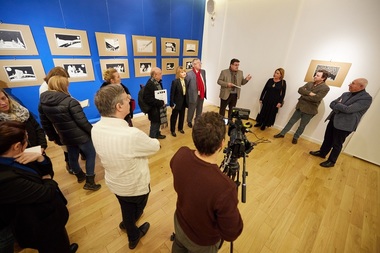 Expoziţia In Memoriam ANDO. Înţelepciune profundă adusă cu „ironie tandră” în cotidian