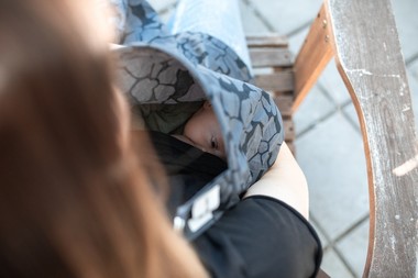 COMUNICAT DE PRESĂ: Ce cămaşă de alăptare ar trebui să aleagă proaspetele mămici? Unde se găsesc acestea şi ce contează când le alegi?