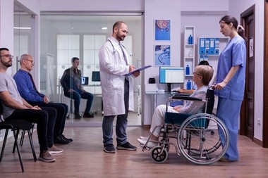 4 motive pentru care o asigurare medicală este mai bună decât un abonament medical