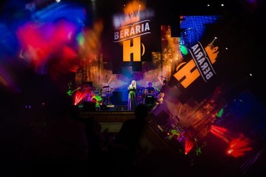 COMUNICAT DE PRESĂ: Top restaurante cu muzică live în Bucureşti. Care sunt cele mai bune opţiuni?