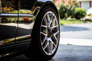 COMUNICAT DE PRESĂ: Când ar trebui să vă schimbaţi anvelopele de iarnă cu cele de vară? Aflaţi chiar de AICI!