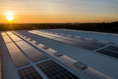 COMUNICAT DE PRESĂ: Evitaţi aceste TREI greşeli atunci când instalaţi un sistem de panouri fotovoltaice