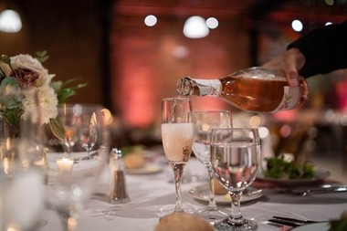 COMUNICAT DE PRESĂ: TOP 3 lucruri de care să ţii cont când organizezi o masă festivă 
