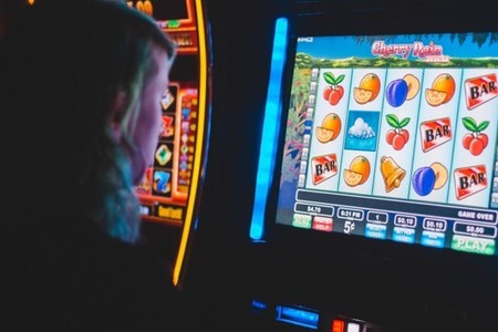 Eşti amator al jocurilor de noroc? Iată cum poţi profita de bonusurile şi promoţiile din cazinourile online! 