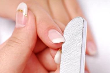 COMUNICAT DE PRESĂ: Descoperă Diferenţele Esenţiale Dintre Gelul UV şi Acrygel pentru a avea Unghii Perfecte