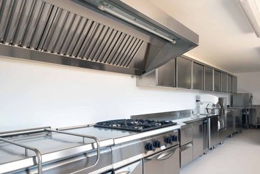 COMUNICAT DE PRESĂ: Alegerea unei firme specializate în curăţarea hotelor şi ventilatoarelor pentru restaurante