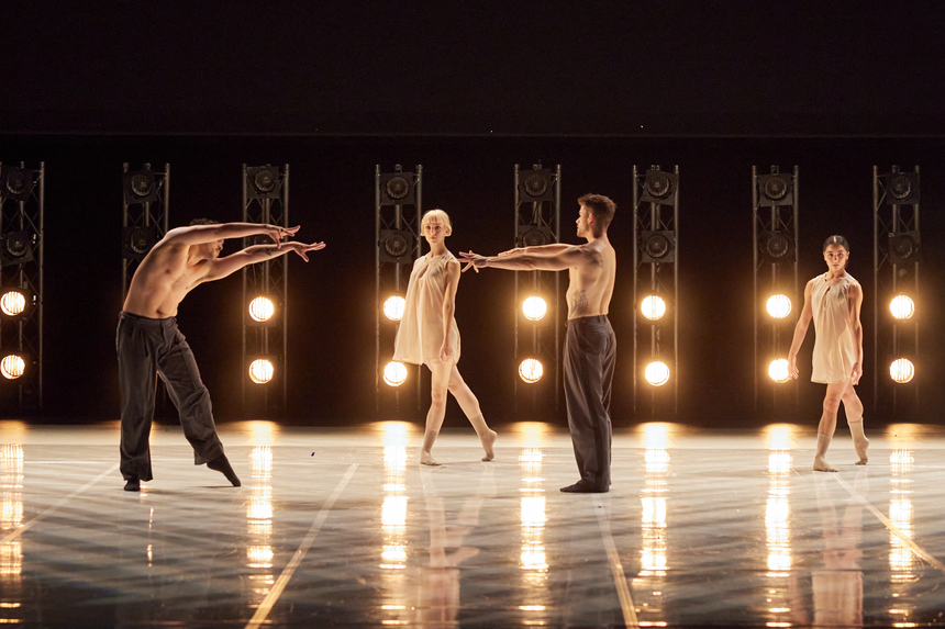 COMUNICAT DE PRESĂ: Dance Me, cu Ballets Jazz Montréal: „Când se mişcă, parcă ar cânta”