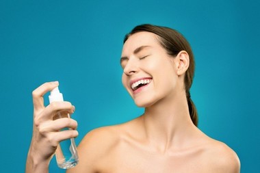 COMUNICAT DE PRESĂ: Top 3 imperfecţiuni ale pielii şi soluţiile pentru a le combate