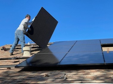 COMUNICAT DE PRESĂ: Pasul corect în direcţia verde – Cum să alegi cea mai bună firmă pentru montarea panourilor fotovoltaice