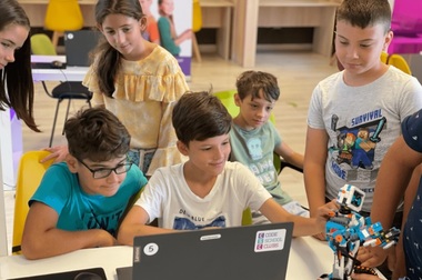 COMUNICAT DE PRESĂ: De ce aleg părinţii cursuri de programare pentru copiii lor