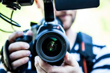 COMUNICAT DE PRESĂ: Investeste in viitor, colaboreaza cu o casa de productie video!
