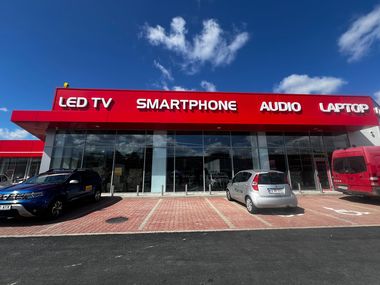 Altex îşi extinde reţeaua şi deschide un nou magazin în Hunedoara