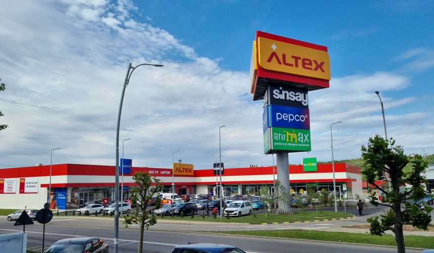 Altex deschide un nou magazin în oraşul Vălenii de Munte