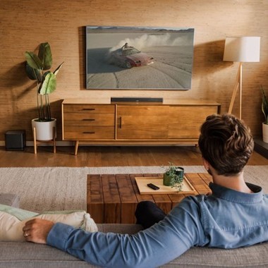 COMUNICAT DE PRESĂ: De ce ar trebui să îi cumperi prietenului tău un soundbar de ziua lui: 9 motive care să te convingă