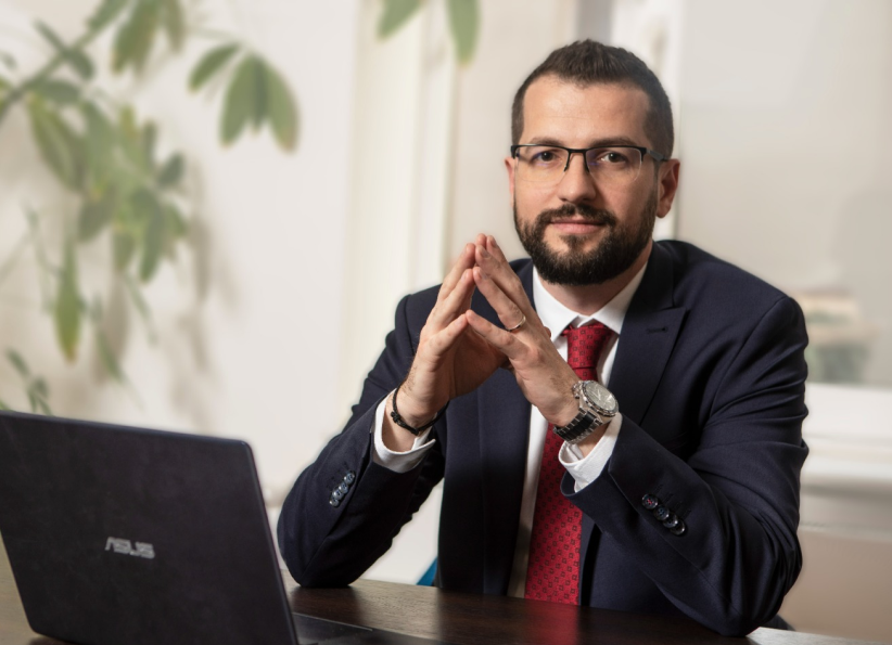 INTERVIU VITALIS Consulting: “Proiectele hoteliere sunt proiecte cu o finanţare accesibilă. Un investitor poate obţine finanţare de la o bancă până la un procent maxim de 60% – 70% din valoarea execuţiei”