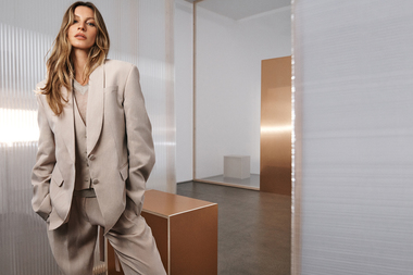 COMUNICAT DE PRESĂ: BOSS Black Womanswear – prima colecţie pentru femei disponibilă în magazinul monobrand