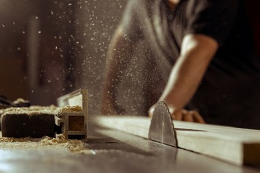 COMUNICAT DE PRESĂ: O firmă românească din domeniul prelucrării lemnului înregistrează o creştere constantă în 2023 faţă de anii anteriori şi anunţă planuri ambiţioase pentru 2024
