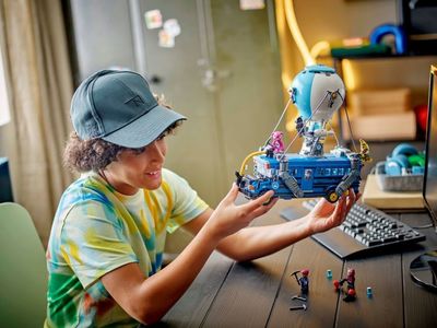 COMUNICAT DE PRESĂ: Grupul LEGO lansează mult aşteptatele seturi LEGO FORTNITE

