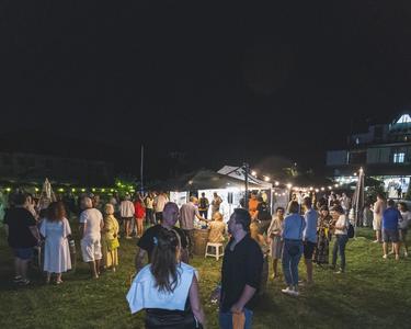 Pensiunea Clasic - Prima Ediţie a festivalului „Un nas şi-o gură” la Curtea de Argeş: O sărbătoare a vinului şi a prieteniei