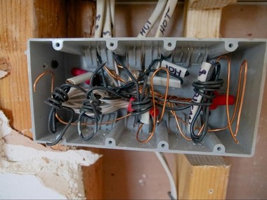 Intervenţii esenţiale pentru o distribuire eficientă şi sigură a energiei electrice