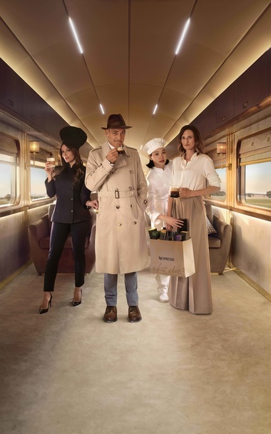 Misterul dispariţiei capsulelor Nespresso, dezvăluit într-o nouă campanie cu George Clooney şi Eva Longoria