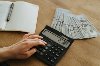 Principalele avantaje ale creditelor rapide pentru nevoile tale imediate