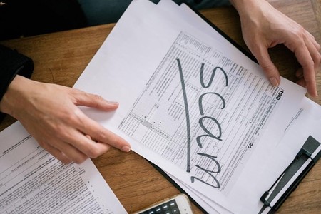 Cum să te protejezi de înşelătoriile online când aplici pentru un credit
