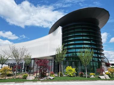 Carmistin The Food Company a inaugurat cea mai complexă facilitate de producţie carne pasăre din regiune, devenind cel mai performant producător din sectorul avicol din România