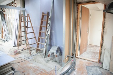 Cum să-ţi modernizezi locuinţa fără să-ţi depăşeşti bugetul