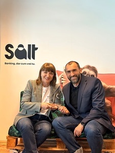 Salt Bank recunoscută internaţional drept model de lansare a unei bănci digitale