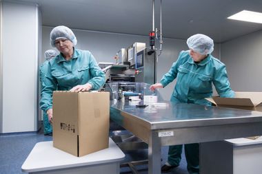 COMUNICAT DE PRESĂ: Prelucrarea tehnologică a meselor din inox – ce câştigă industriile alimentare, farmaceutice şi medicale