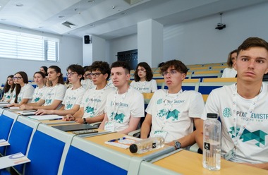 A început APEX Chemistry 2025 - Tabără internaţională de excelenţă pentru tinerii pasionaţi de chimie