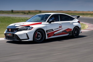 Honda Civic Type R (FL5) stabileşte un nou record