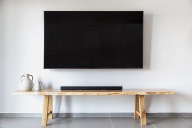 Cum să îţi montezi corect suportul TV de perete pentru o experienţă optimă de vizionare?