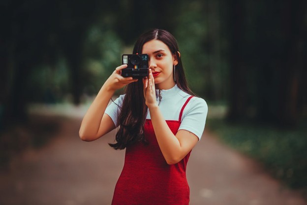 Mini-tutorial: Cum să foloseşti corect un aparat foto POLAROID instant?