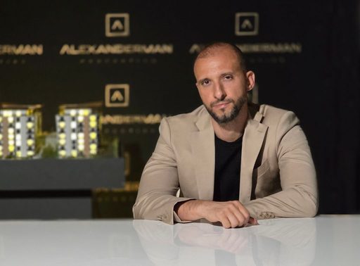 COMUNICAT DE PRESĂ: Andrei Mandachi a vândut toate apartamentele din proiectul rezidenţial ultra-premium ALEXANDERMAN TWINS din Suceava şi pregăteşte noi investiţii imobiliare
