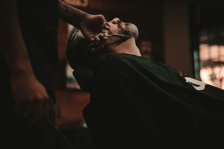 COMUNICAT DE PRESĂ:  Cum să alegi barber-ul potrivit: 7 criterii ale unui maestru profesionist


