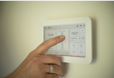 COMUNICAT DE PRESĂ: Cum să alegi cea mai potrivită centrală termică pe gaz de condensare pentru apartamentul tău?