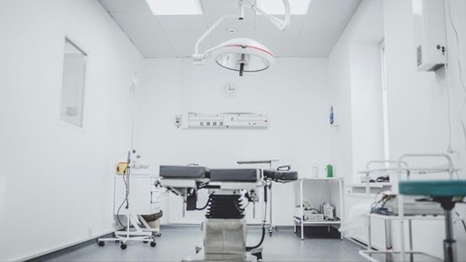 Importanţa echipării corecte a unui cabinet medical pentru îmbunătăţirea îngrijirii pacienţilor