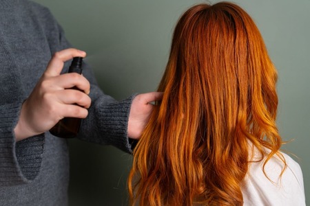 Cosmetology: trucuri profesionale pentru păr sănătos şi stilat