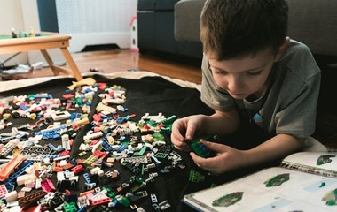 LEGO pentru băieţi: seturi care aprind imaginaţia şi transformă joaca în aventură