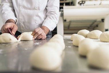 Echipamente şi tehnici pentru aluat uniform şi rapid. Într-o bucătărie HoReCa, timpul şi eficienţa sunt două resurse preţioase. 
