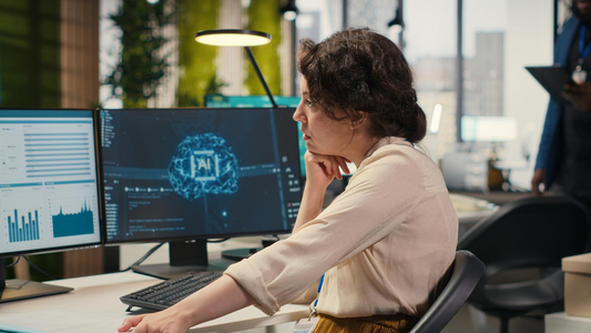 Cum te ajută AI, hostingul şi domeniile în SEO