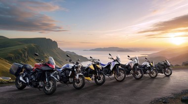 Premiere mondiale la EICMA 2025: noul Honda CB1000GT, motocicleta electrică WN7, extinderea gamei E-Clutch şi prototipul V3R 900 E-Compressor