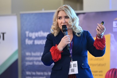 Majorarea salariului minim din 2026: între presiunea socială şi riscul prăbuşirii competitivităţii