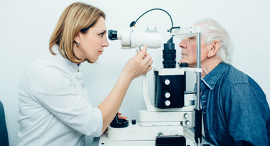 Cataracta: Tratament modern şi soluţii pentru recăpătarea vederii