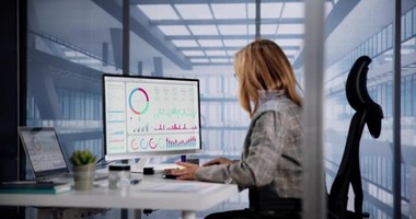 Cum verifici o firmă pe Termene.ro şi ce informaţii financiare poţi afla despre ea în 2025?