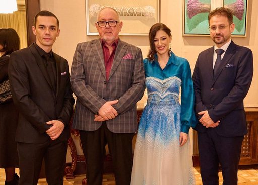 Gratia Viva, noua expoziţie deschisă de WIN Gallery, vă propune să pătrundeţi în universul botanic şi cultural al artistului Marcel Lupşe