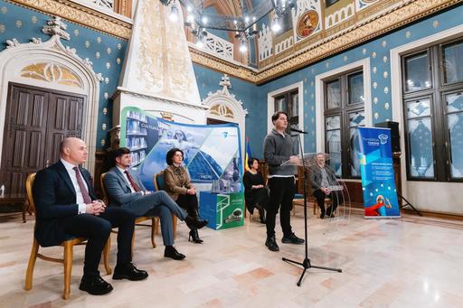 Fundaţia Tinmar – „Educaţie pentru Viitor”: 1.110 elevi din judeţul Iaşi primesc burse de merit în valoare totală de 560.000 de euro